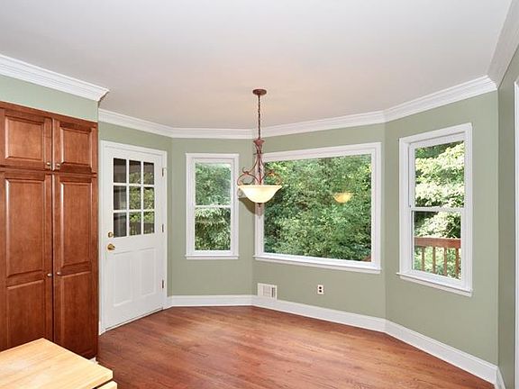 5th image of 2671 Kenwood Dr