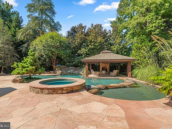 4th image of 370 Eagle Hill Rd