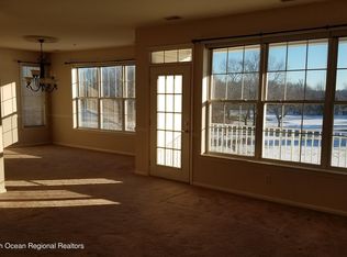 402 Saint Andrews Pl, Englishtown, NJ 07726