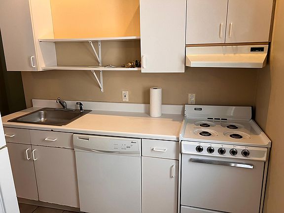 3rd image of 735 Ashland Ave #3