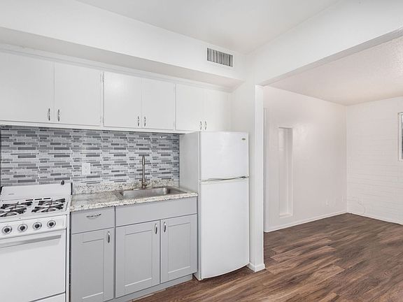 2nd image of 815-821 827th St #1