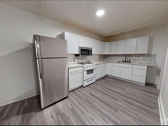 4th image of 666 Main St #B2