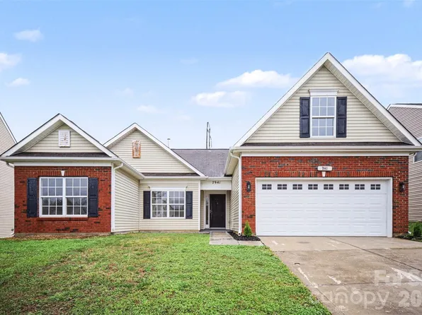 7941 Mossycup Dr, Charlotte, NC 28215
