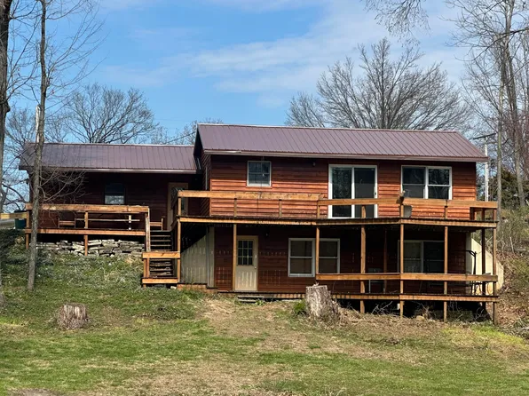 67747 Thunderbird Dr, Sturgis, MI 49091