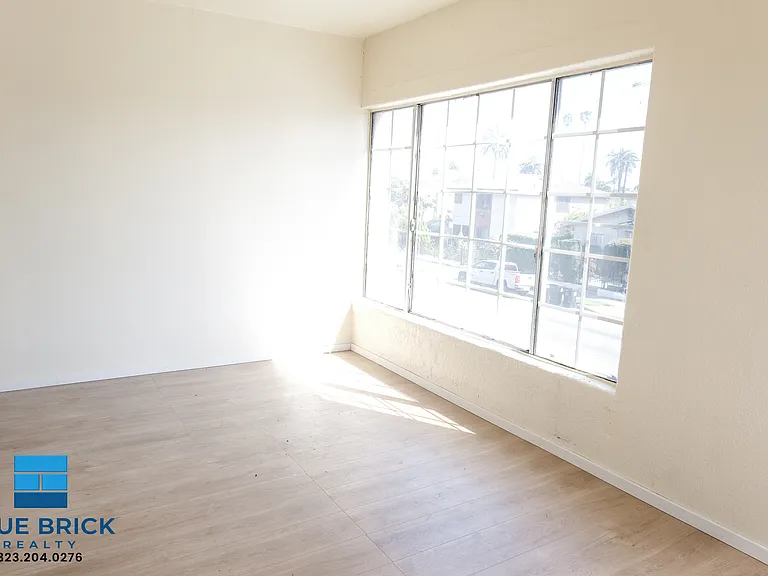 1401 W 53rd St — Photo 6