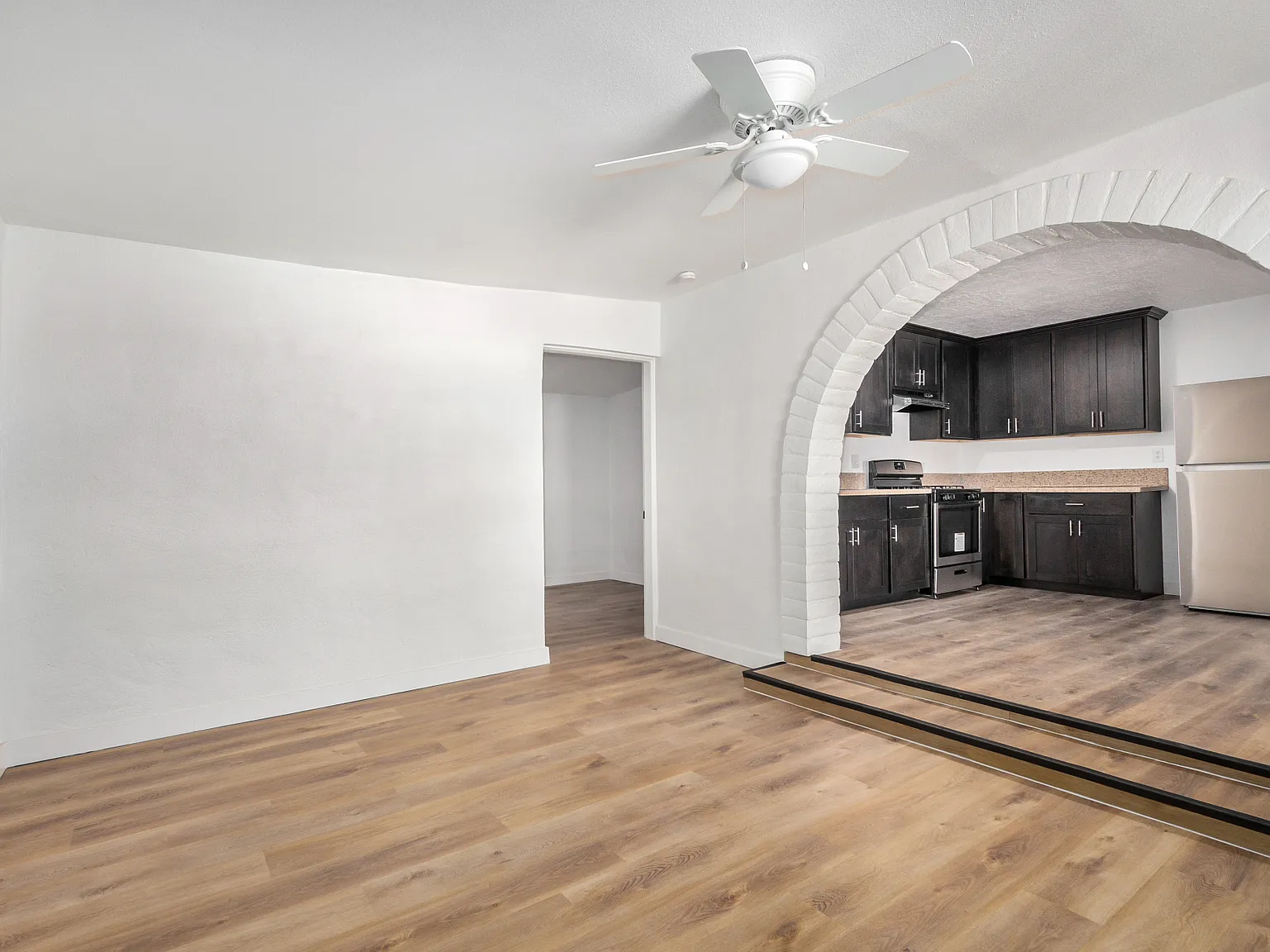 4 bed, 2700 sqft, $1,995 — Photo 3