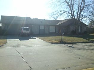 708 Saint Charles St, Moore, OK 73160