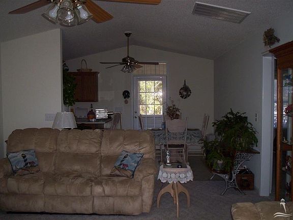 2nd image of 906 E Oak Island Dr