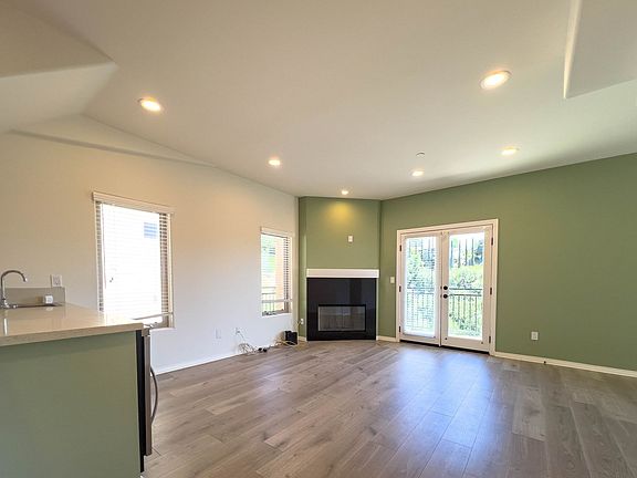 5th image of 3610 Parrish Ave