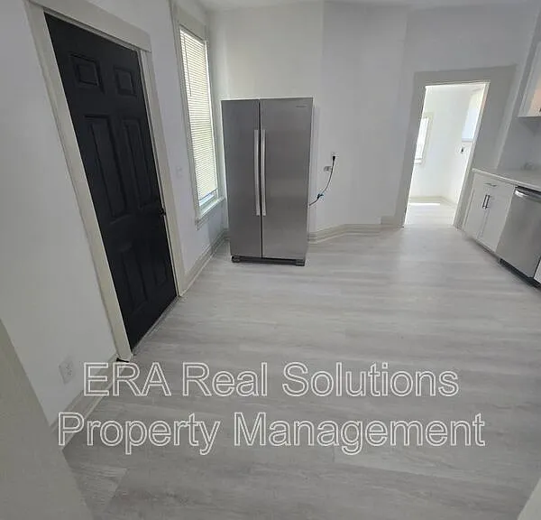 133 N Eureka Ave — Photo 10