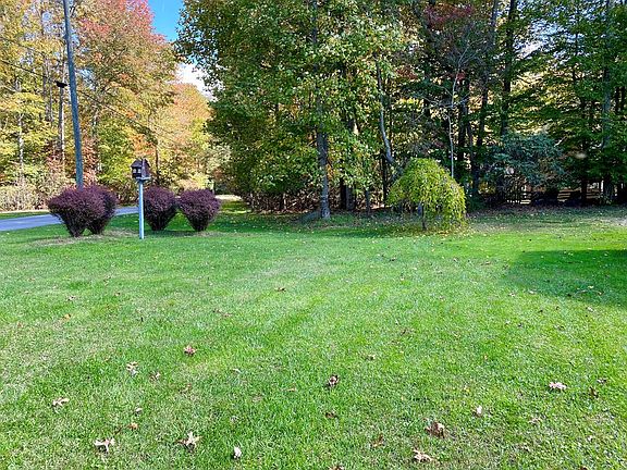 3rd image of 118 Beechwood Dr