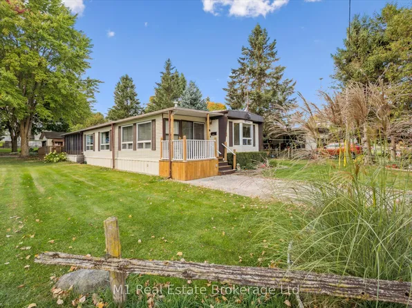 1 Grand Vista Dr, Wellington North, ON N0G 2L0