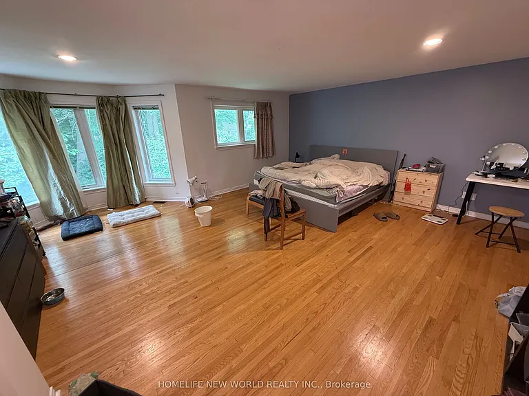 63 Lehar Cres — Photo 21