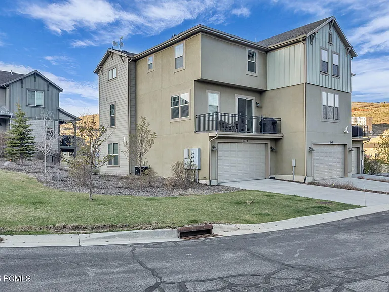 1072 W Cattail Ct #D1 — Photo 1