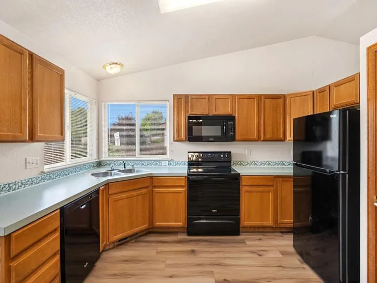 1110 Norma Ct — Photo 14