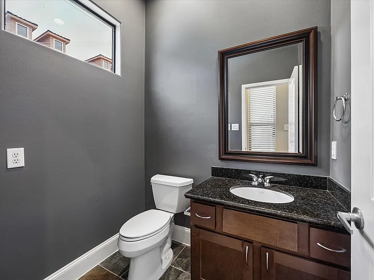 405 Jackson Hill St — Photo 9