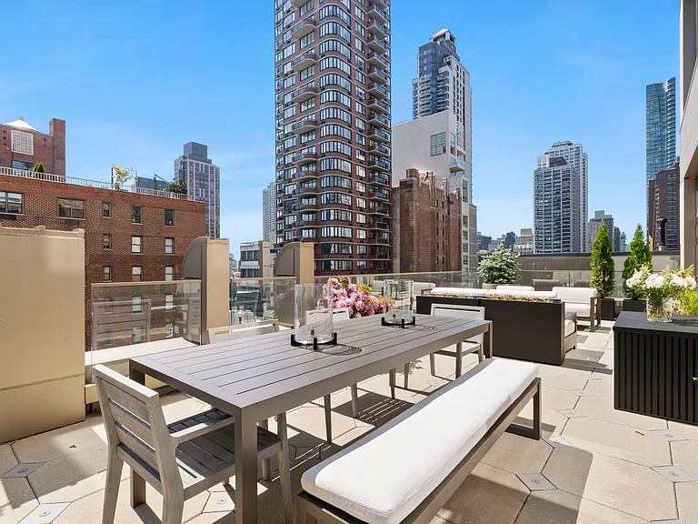 249 E 62nd St #9B — Photo 6