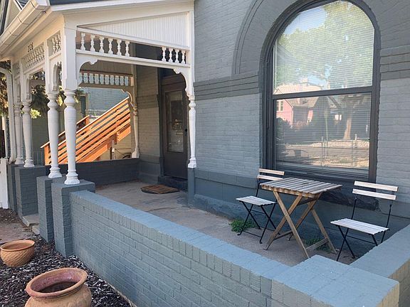 Front porch for private use
