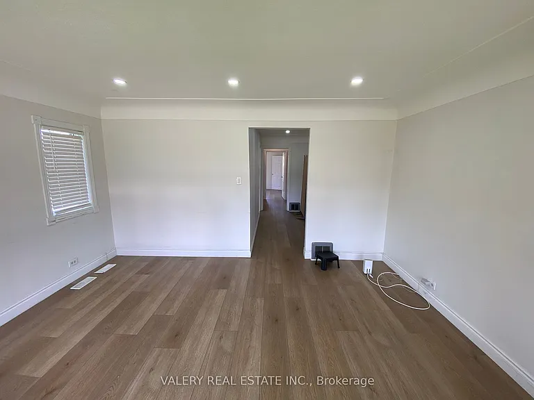 374 Edmonton St #MAIN — Photo 38