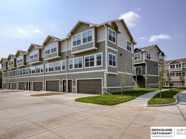 20854 S Plz, Elkhorn, NE 68022