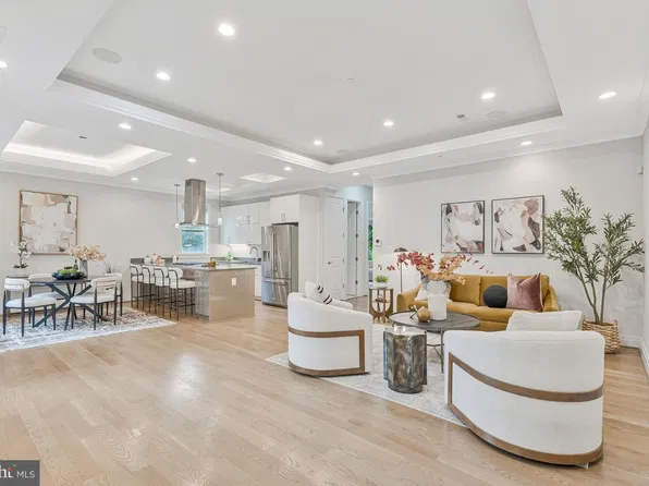 220 P St NW APT 4, Washington, DC 20001