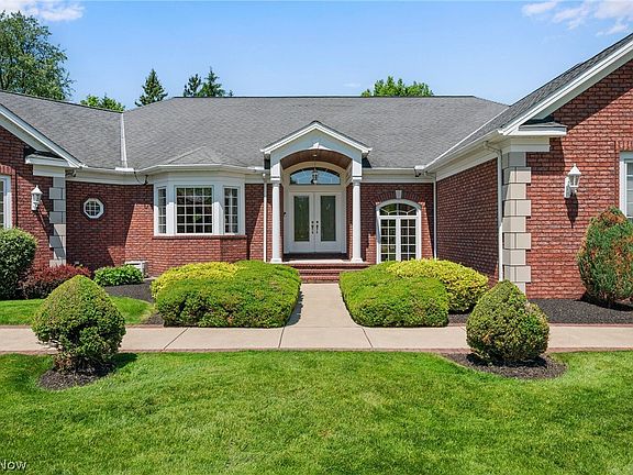 5th image of 427 Diana Ct