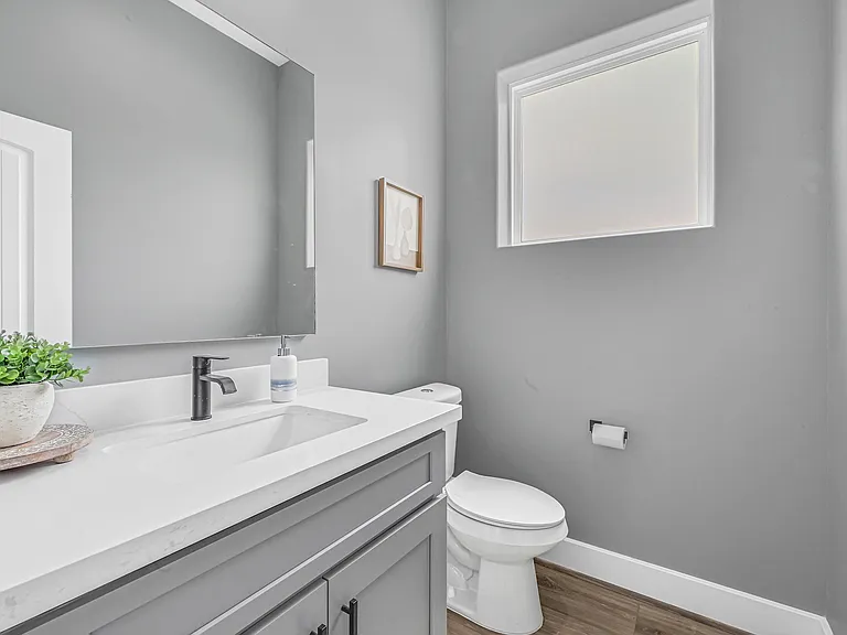 2304 Canfield St — Photo 16