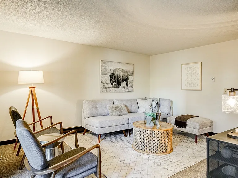 Cedar Crest Apartments — Photo 10