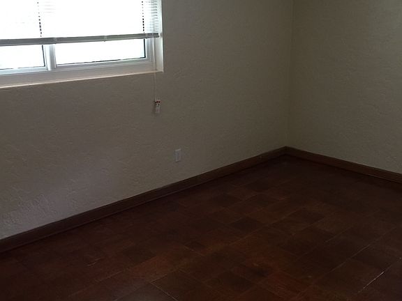3rd image of 1122 NE 22nd Ave