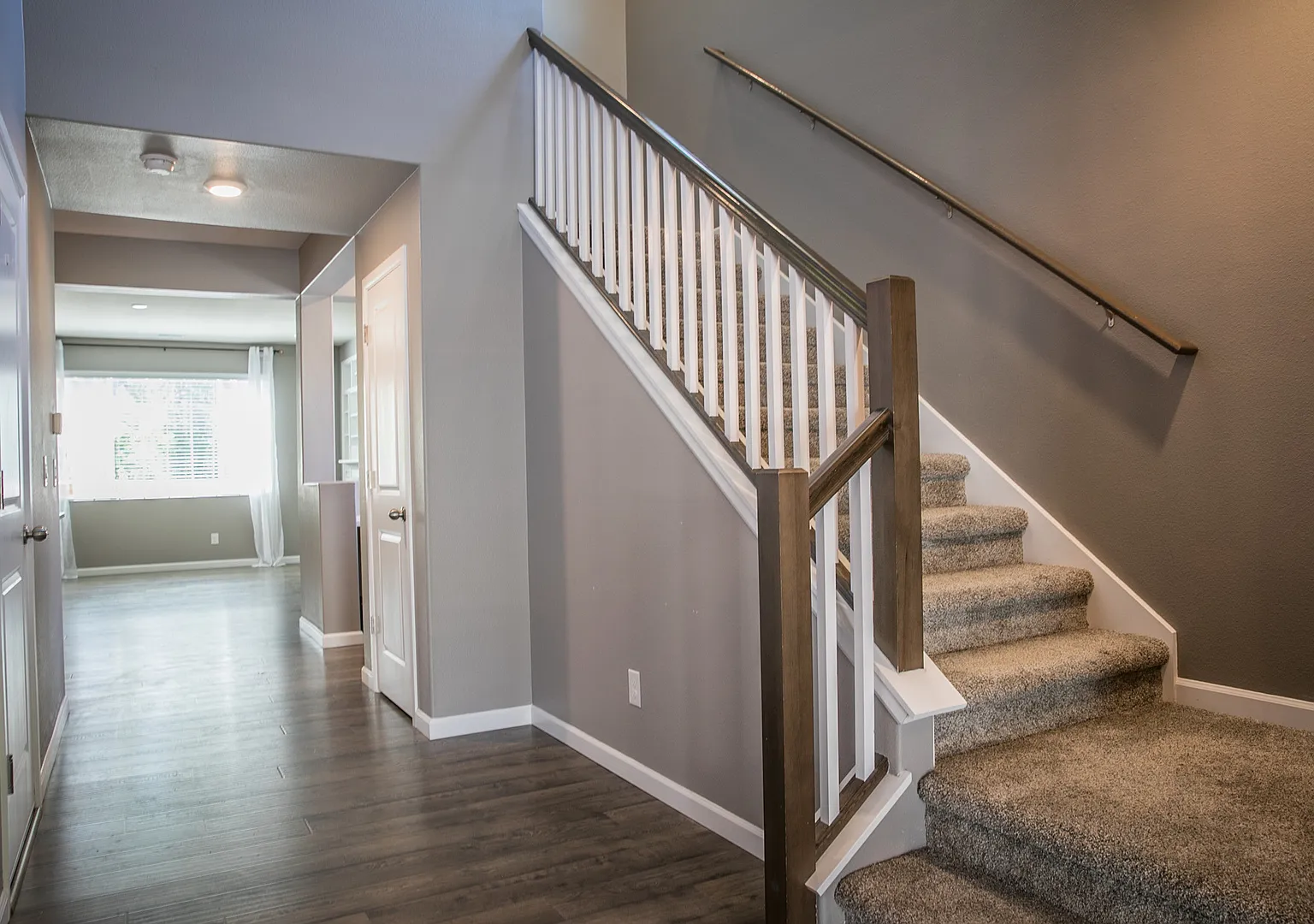 4085 Cameron Lane - 4 bedrooms and gelt belt lot — Photo 2