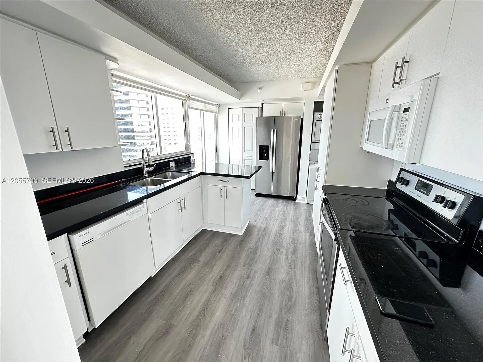 King David Towers Condo — Photo 4