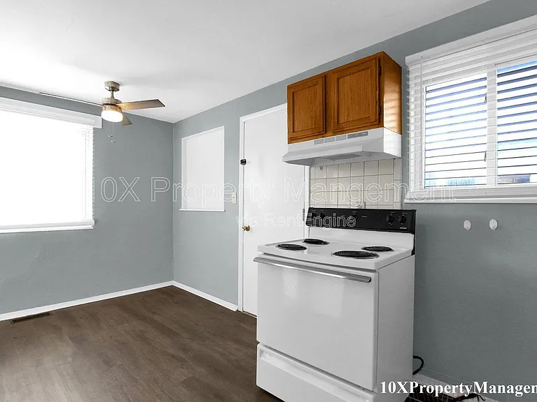 2459 Hiawatha St — Photo 10
