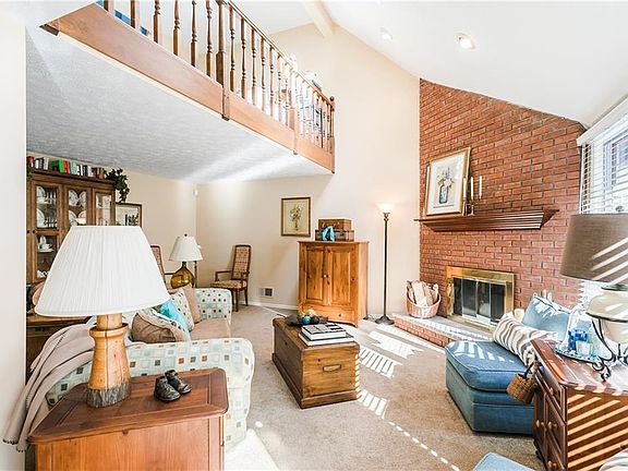 5th image of 47 Cambridge Ct