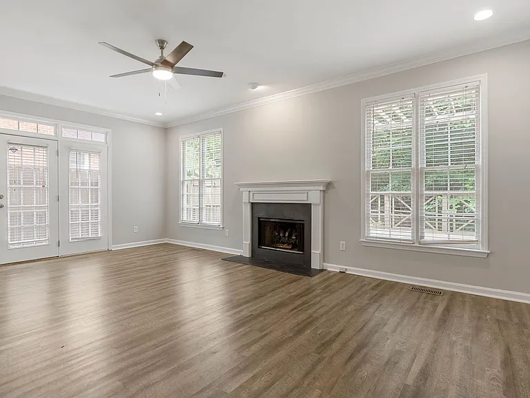 2031 Stone Brook Dr — Photo 6