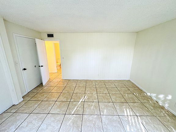 4th image of 2050 N Congress Ave APT L-207