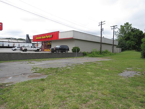 3rd image of 1703 N Main St