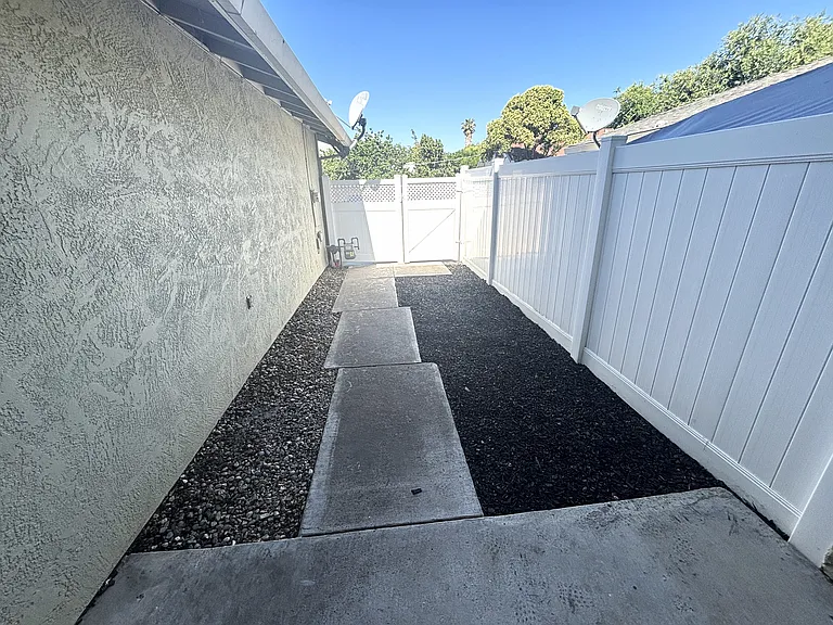 80 Portola Way #102 — Photo 4