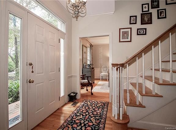 4th image of 3229 Wentworth St