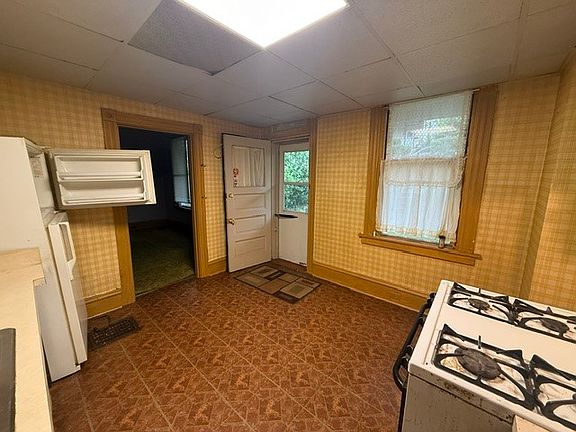 5th image of 617 Florence Ave