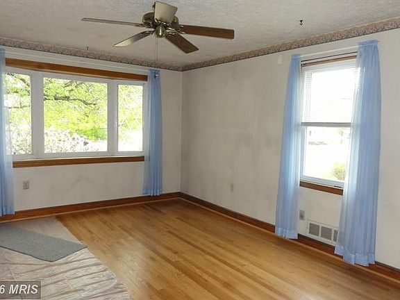 2nd image of 303 Linda Ave