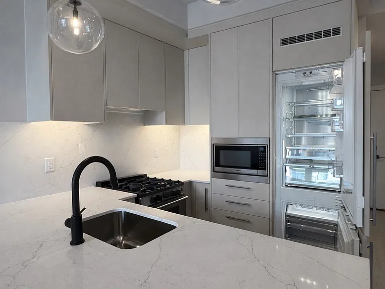 8375 Broadcast Ave SW — Photo 40