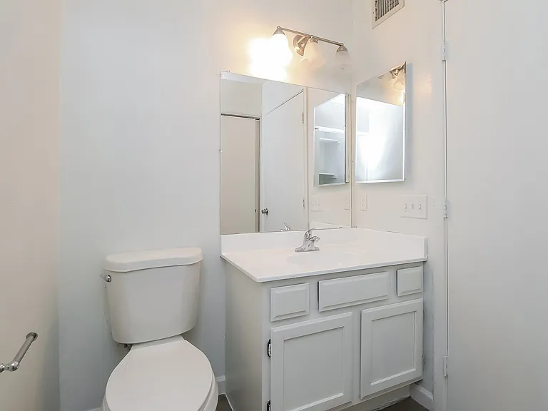 1712 N Apache Dr — Photo 7