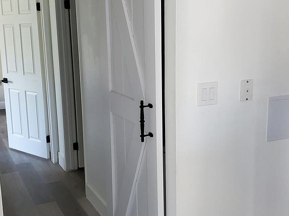 4th image of 1033 S Dewcrest Dr #1033