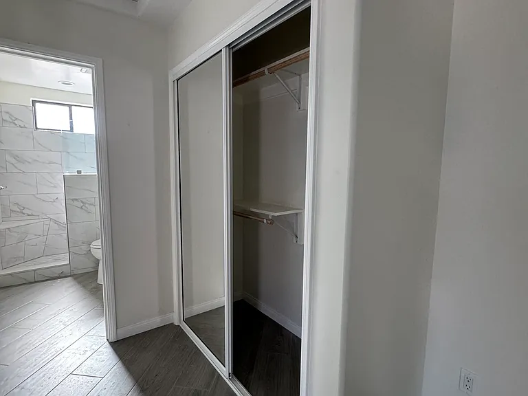 1551 N Arrowhead Ave #18 — Photo 5