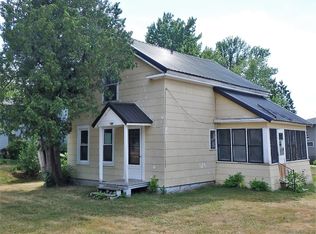 803 Oshkosh St, New London, WI 54961