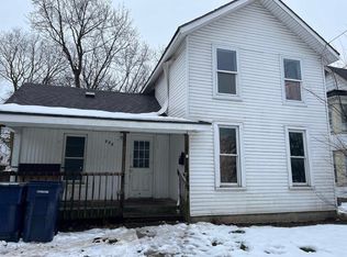 332 Center Ave, Janesville, WI 53548
