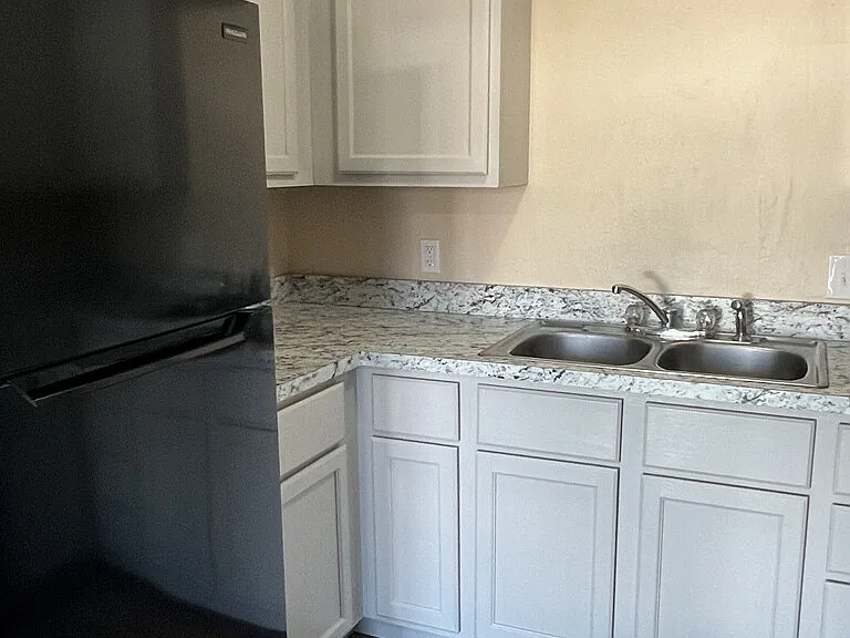 1025 E Pearl St #C — Photo 6