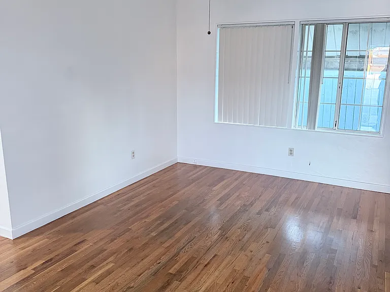516 Claydelle Ave — Photo 6