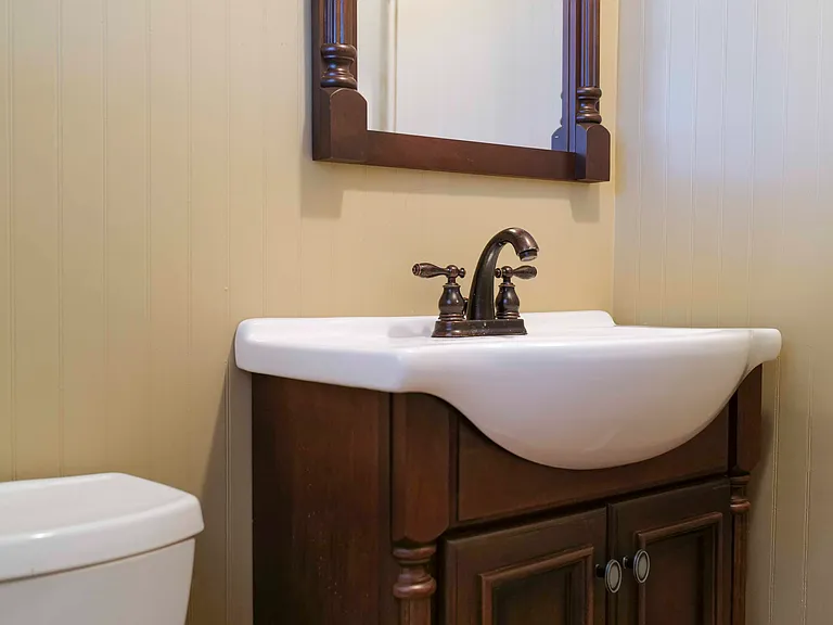 8693 Arbutus Dr — Photo 20