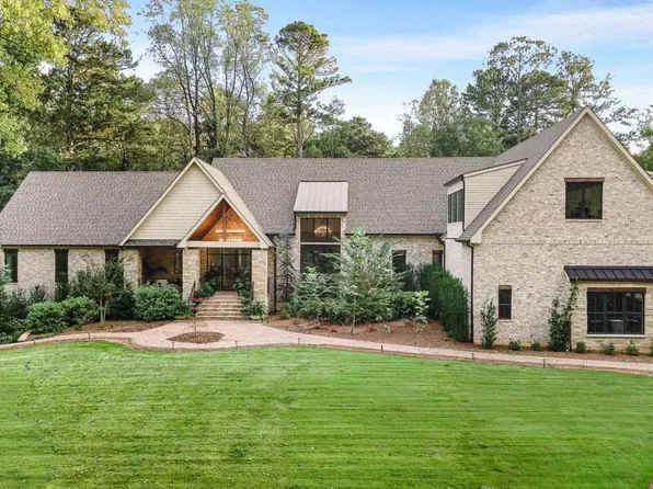 8380 Berkley Rdg, Sandy Springs, GA 30350